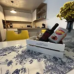 Apartment Mimice - Private Garage Parking Space